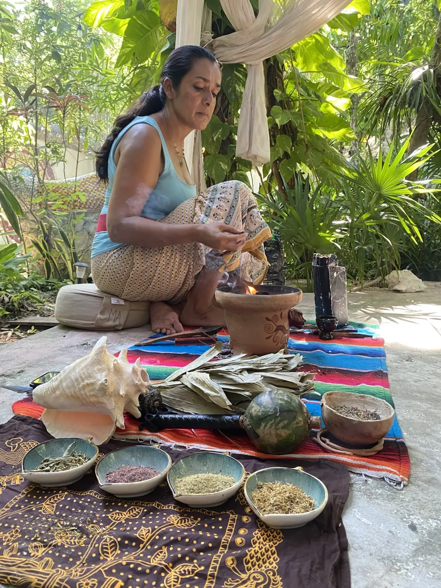 Cristina del Razo, shamana en OMA Cancún