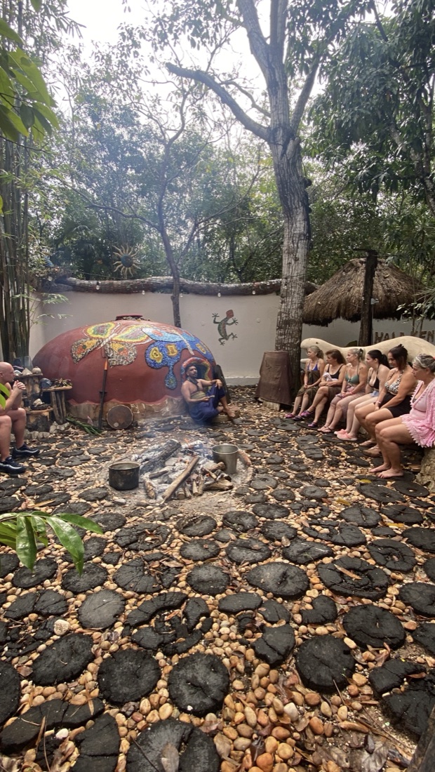 Ceremonia tradicional mexicana de temazcal en Cancún